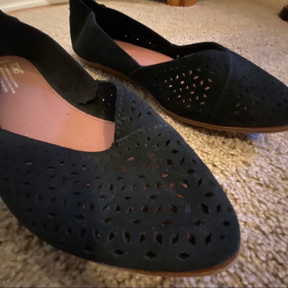 Barely worn Tom’s shoes